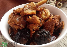 鴨肉能和香菇一起燉嗎？香菇燉鴨肉有毒嗎？