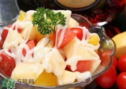水果沙拉怎么做好吃？水果沙拉用什么酸奶好？