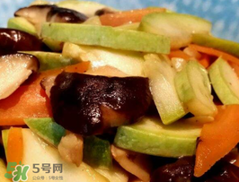 西葫蘆和胡蘿卜能一起吃？西葫蘆能和胡蘿卜一起吃嗎？