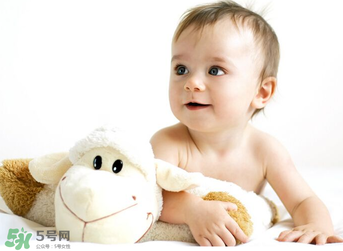 嬰兒吃藥后多久可以吃奶？嬰兒吃藥后多久可以喝奶粉？