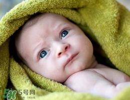 嬰兒吃藥嗆到了怎么辦？怎么喂藥才不會嗆到寶寶？