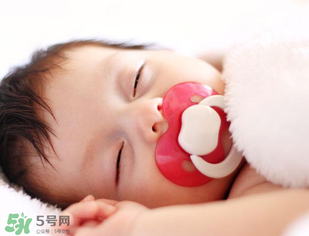 嬰兒吃藥嗆到了怎么辦？怎么喂藥才不會嗆到寶寶？