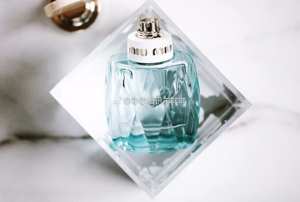 miumiu繆繆2017新款香水和老款香水哪個(gè)好_對比 miumiu繆繆2017新款香水和老款香水哪個(gè)好_對比