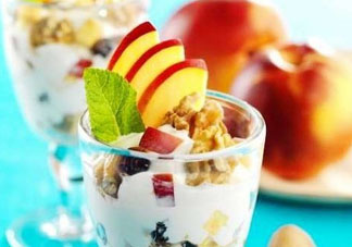 油桃和酸奶能一起吃嗎？油桃能和酸奶一起吃嗎？