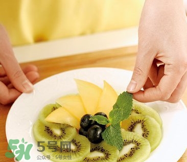 水果拼盤(pán)怎么做？水果拼盤(pán)需要什么材料