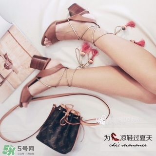 低跟鞋品牌推薦 低跟鞋什么牌子好 低跟鞋品牌推薦 低跟鞋什么牌子好