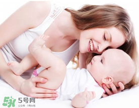 夏季寶寶體溫多少正常？夏季寶寶體溫會(huì)偏高嗎？