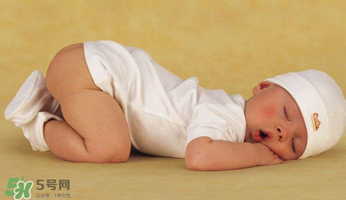 夏季寶寶長(zhǎng)痱子怎么辦？怎么預(yù)防寶寶長(zhǎng)痱子？