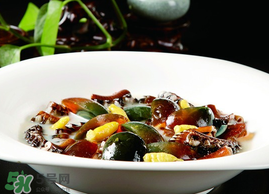 皮蛋和鱔魚能一起吃嗎？黃鱔可以和皮蛋一起吃嗎？