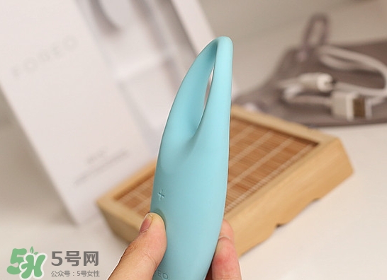 foreo眼部按摩儀怎么用？foreo iris眼部按摩儀使用方法