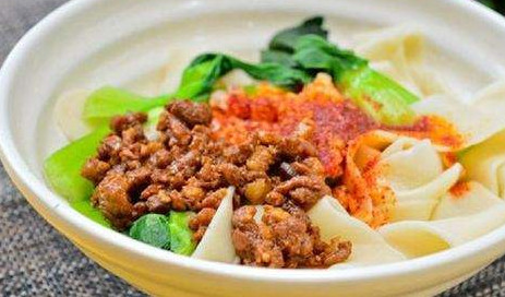 油潑面怎么做好吃？陜西油潑面的正宗做法