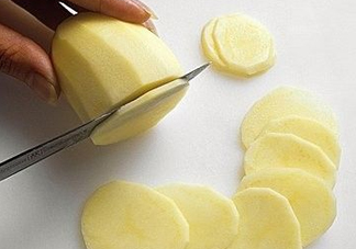 馬鈴薯能去痘印嗎？馬鈴薯可以祛痘?。?><p><strong>馬鈴薯能去痘印嗎？馬鈴薯可以祛痘??？</strong></p></a></li> 	     </ul>
		</div>
	   <div   id=