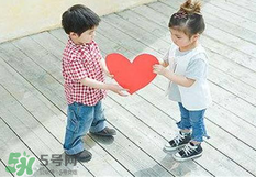 孩子不自信怎么辦？怎樣讓孩子自信大膽？