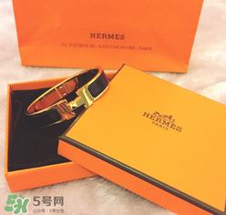 愛(ài)馬仕手鐲怎么打開(kāi)？愛(ài)馬仕手鐲怎么帶？