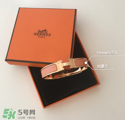 愛(ài)馬仕手鐲怎么打開(kāi)？愛(ài)馬仕手鐲怎么帶？