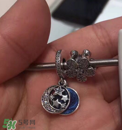 pandora繁星童話手鏈?zhǔn)鞘裁床馁|(zhì)？潘多拉繁星童話是銀的嗎？