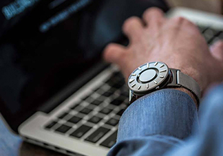 eone手表怎么看時間？eone手表時間怎么調(diào)？