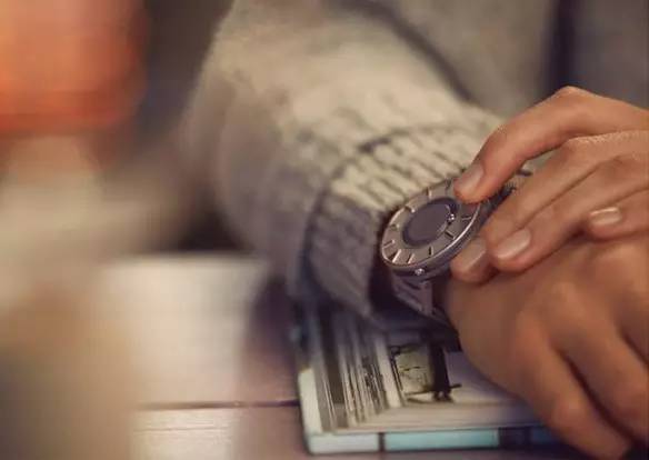 eone手表怎么看時(shí)間？eone手表時(shí)間怎么調(diào)？