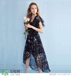 7月份穿什么衣服？七月份穿衣搭配