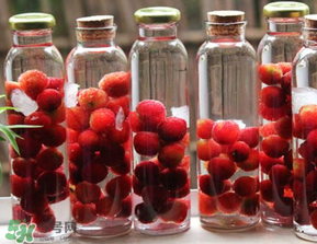 泡楊梅酒用多少度的酒？楊梅酒用多少度的白酒？