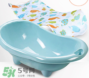 嬰兒浴盆是帶浴網(wǎng)還還是帶浴板好？嬰兒浴盆什么款式好？