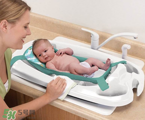 嬰兒浴盆怎么用？嬰兒浴盆使用方法說明