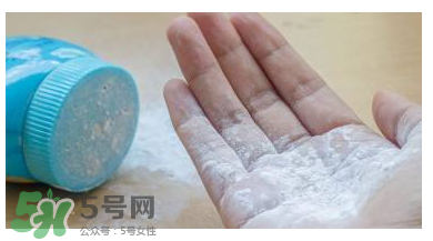 爽身粉對痱子有用嗎？爽身粉能預防痱子嗎？