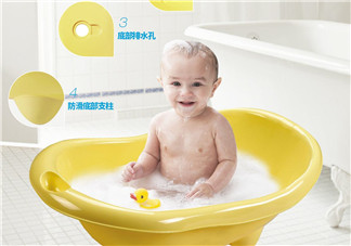 嬰兒浴盆怎么用？嬰兒浴盆使用方法說明