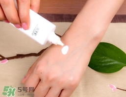 佰草集防曬霜怎么樣？佰草集防曬霜是物理防曬嗎？