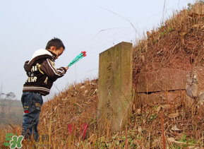 2017父親節(jié)可以上墳嗎？父親節(jié)能給父親上墳嗎？