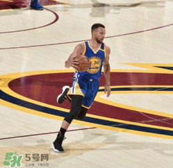 under armour curry4 low什么樣？庫里第四代總決賽戰(zhàn)靴低幫版諜照