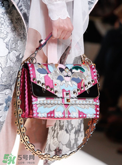 fendi kan i尺寸多大？芬迪kan i包包尺寸介紹