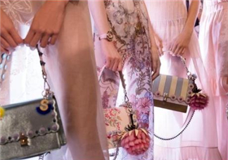 fendi kan i尺寸多大？芬迪kan i包包尺寸介紹