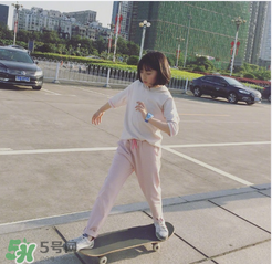 小蘋(píng)果安琪兒微博 小蘋(píng)果安琪兒照片