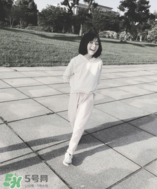 小蘋(píng)果安琪兒微博 小蘋(píng)果安琪兒照片