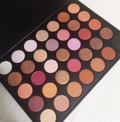 ismine伊姿蔓眼影怎么樣？伊姿蔓和morphe眼影對(duì)比