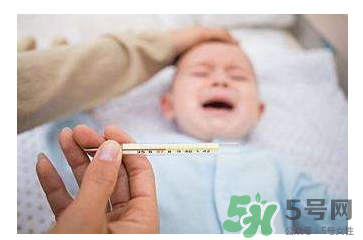 夏天寶寶發(fā)燒能開(kāi)空調(diào)嗎？寶寶發(fā)燒能不能吹空調(diào)？