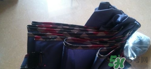 蕉下太陽傘怎么收？蕉下小黑傘太陽傘怎么打開？