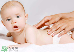 哄寶寶睡覺可以搖晃嗎？哄寶寶睡覺搖晃有害嗎？