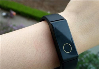 拉卡拉手環(huán)怎么開機(jī)？拉卡拉手環(huán)如何開機(jī)
