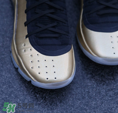 under armour curry4 parade怎么樣？庫里第四代戰(zhàn)靴金屬色細節(jié)照片