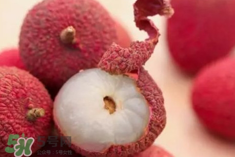 吃泡藥水的荔枝會得病？吃藥水的荔枝會得手足口病？