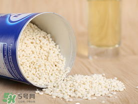 美林菊花晶可以和奶粉一起喝嗎？美林菊花晶可以加在奶里嗎？