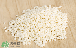 美林菊花晶可以和奶粉一起喝嗎？美林菊花晶可以加在奶里嗎？