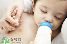 奶粉斷貨可以用別的奶代替一天嗎？奶粉斷貨注意事項