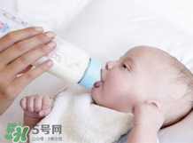 奶粉斷貨可以用別的奶代替一天嗎？奶粉斷貨注意事項