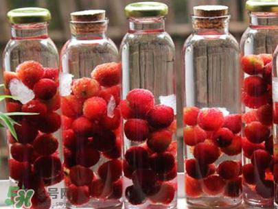 楊梅酒不能和什么一起吃？喝楊梅酒的禁忌