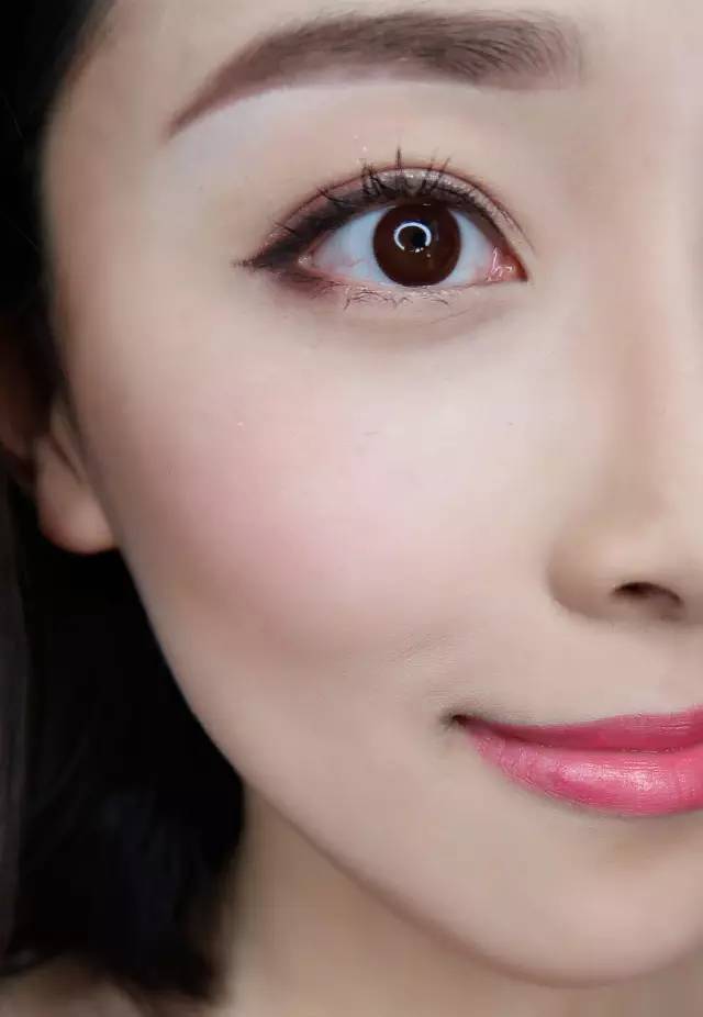 日韓妝容和歐美妝容哪個好看_畫法步驟圖解 日韓妝容和歐美妝容哪個好看_畫法步驟圖解