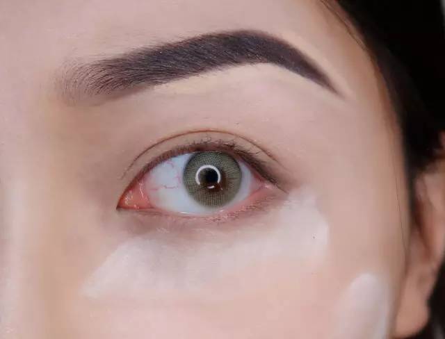 日韓妝容和歐美妝容哪個好看_畫法步驟圖解 日韓妝容和歐美妝容哪個好看_畫法步驟圖解