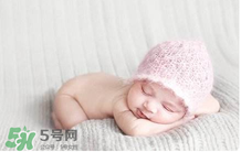 早產(chǎn)兒的發(fā)育和正常嬰兒一樣嗎？早產(chǎn)兒發(fā)育會遲緩嗎？